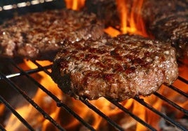 ¿Cómo cocinar la hamburguesa en una sartén como un profesional?