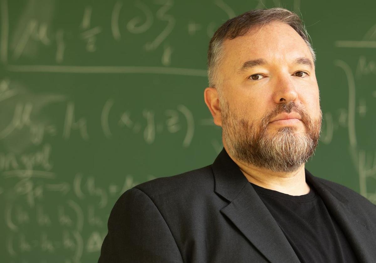 Román Orús.