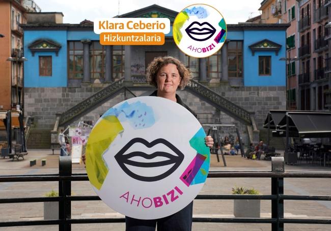 Euskaraldiaren edizio guztietan jantzi du ahobizien txapa Klara Ceberiok.