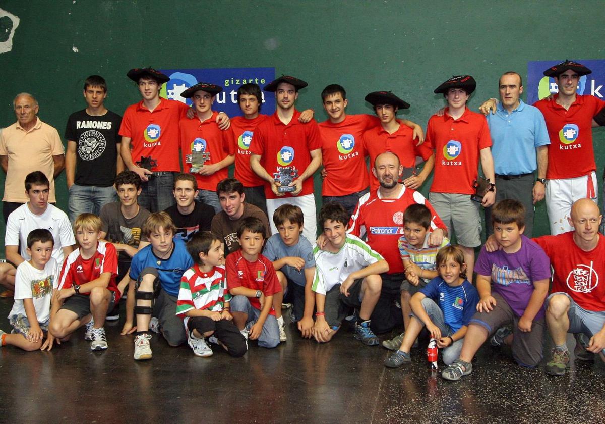 Hernani figura en la lista de campeones del Interpueblos de mano.