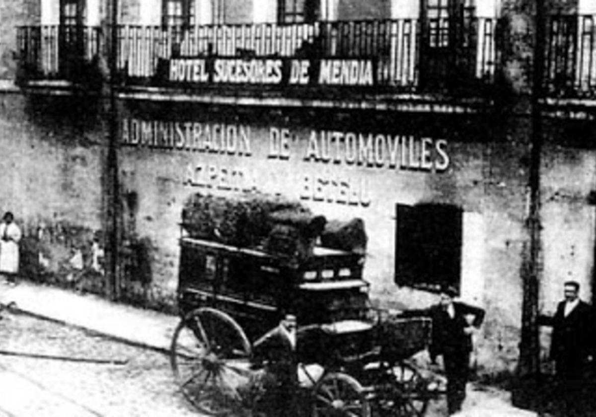 Agur, hostal Mendia, hostal Oyarbide, hostal Martija, hostal Ereñaga... Kaixo, hostal San Juan.
