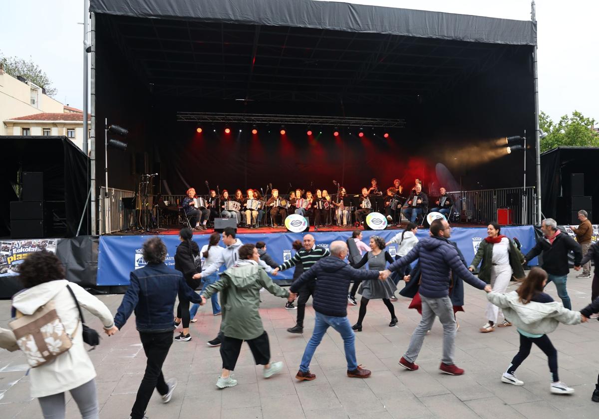 Festa giroan hasi da Donostian Euskaraldia