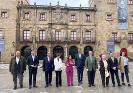Eneko Goia, con otros alcaldes de la red Atlantic Cities, ayer en Gijón.