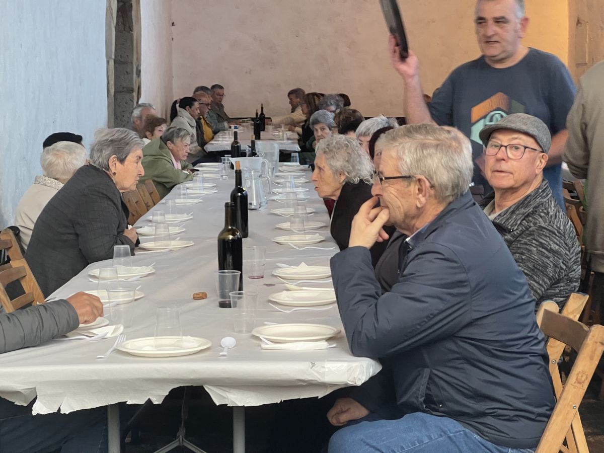 Los mayores protagonizan las primeras horas festivas en Eitza