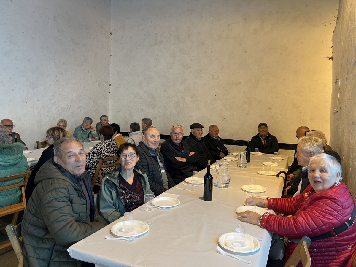 Los mayores protagonizan las primeras horas festivas en Eitza