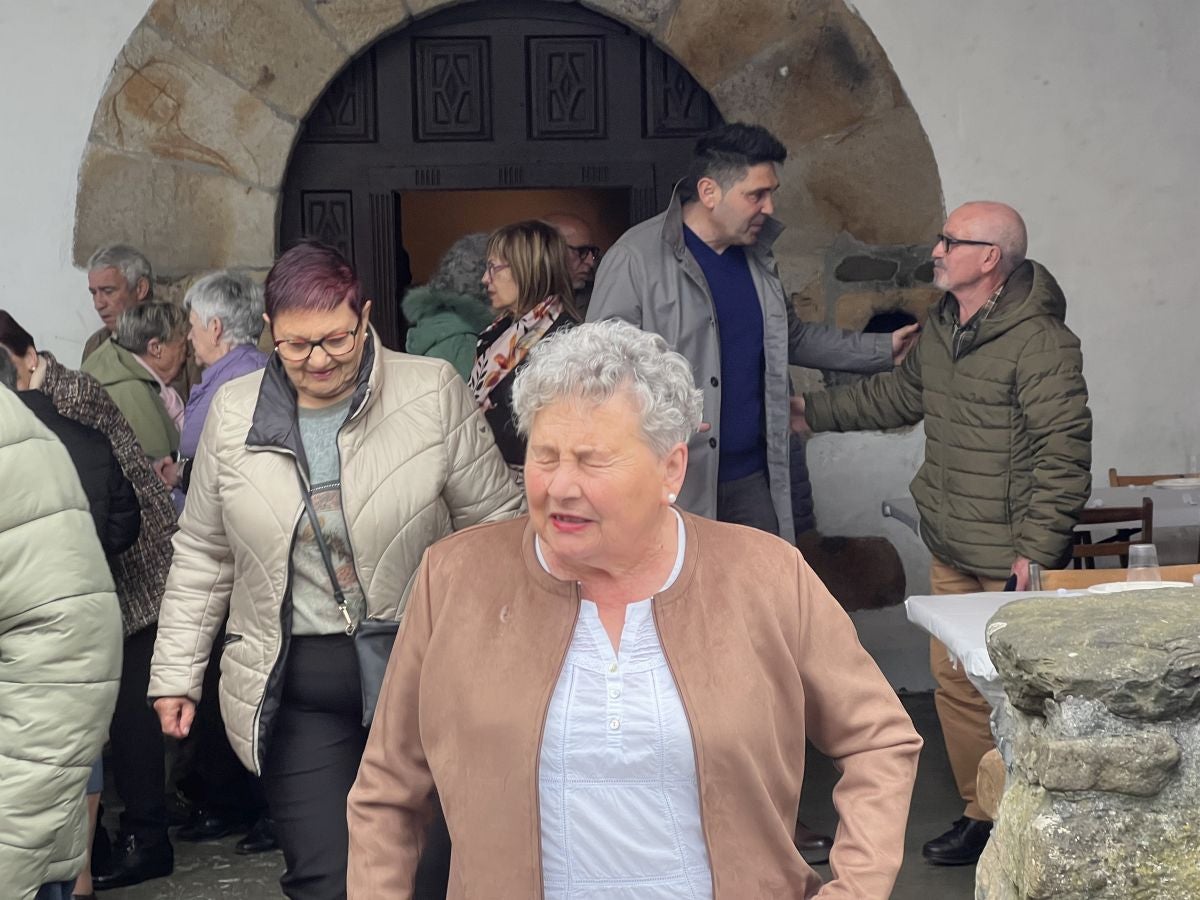 Los mayores protagonizan las primeras horas festivas en Eitza