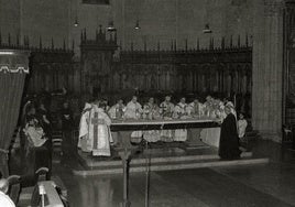 Una misa (muy) concelebrada en la catedral del Buen Pastor.