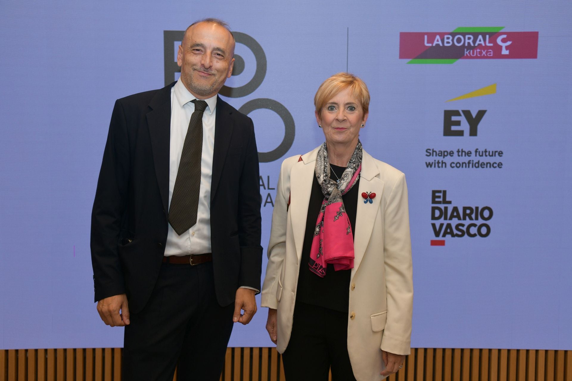 Juan Manuel Velasco (subdirector de DV) y Arantxa Tapia (exconsejera del Gobierno Vasco).