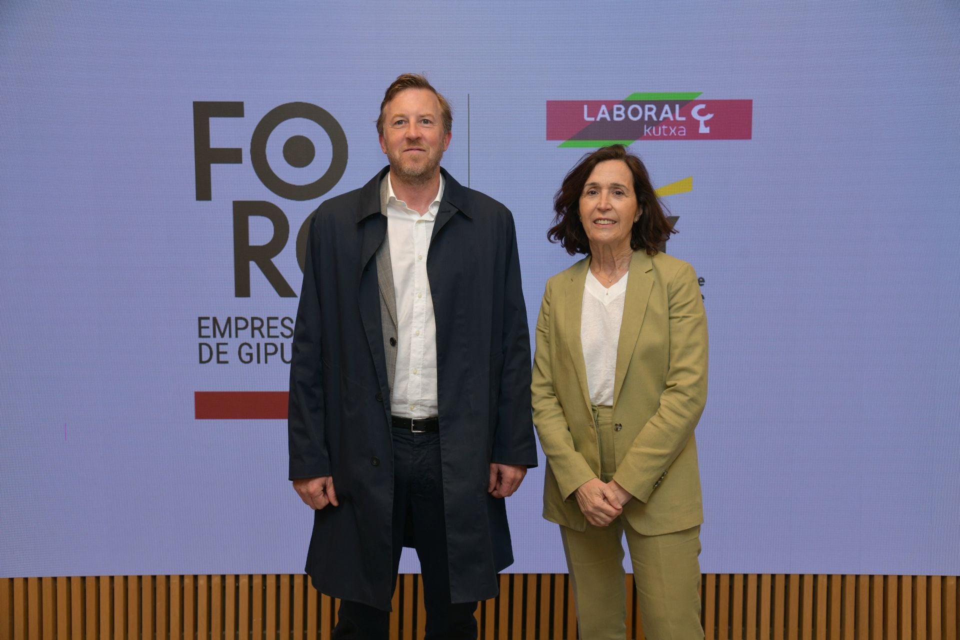 Borja Corominas (portavoz del PP en el Ayuntamiento de San Sebastián) y Miren Loyola (Velatia).