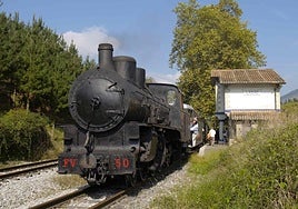 Parada de una de las locomotoras de vapor en Lasao.