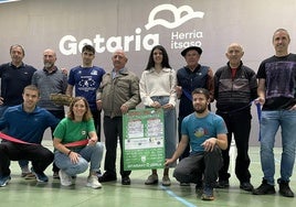 Gure Txeruko ordezkariak pozik Salbatore Txapelketako edizio berri bat aurkezten Sahatsagan.