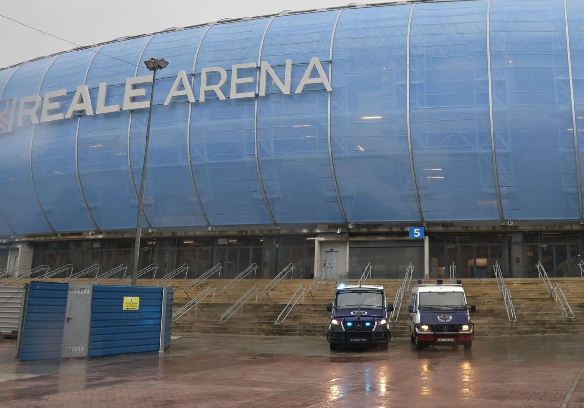 Los aledaños del Reale Arena, durante un partido de Europa League de esta temporada
