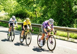 Mischa Bredewold repite victoria en la segunda etapa de la Vuelta al País Vasco femenina.