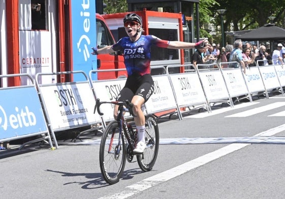 Demi Vollering gana su tercera Itzulia Women con una cabalgada en solitario