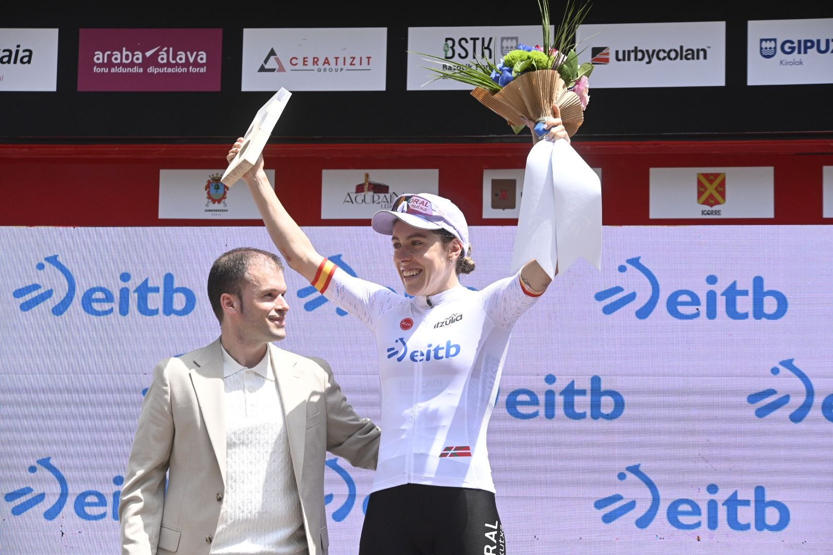 Demi Vollering reina en la Itzulia