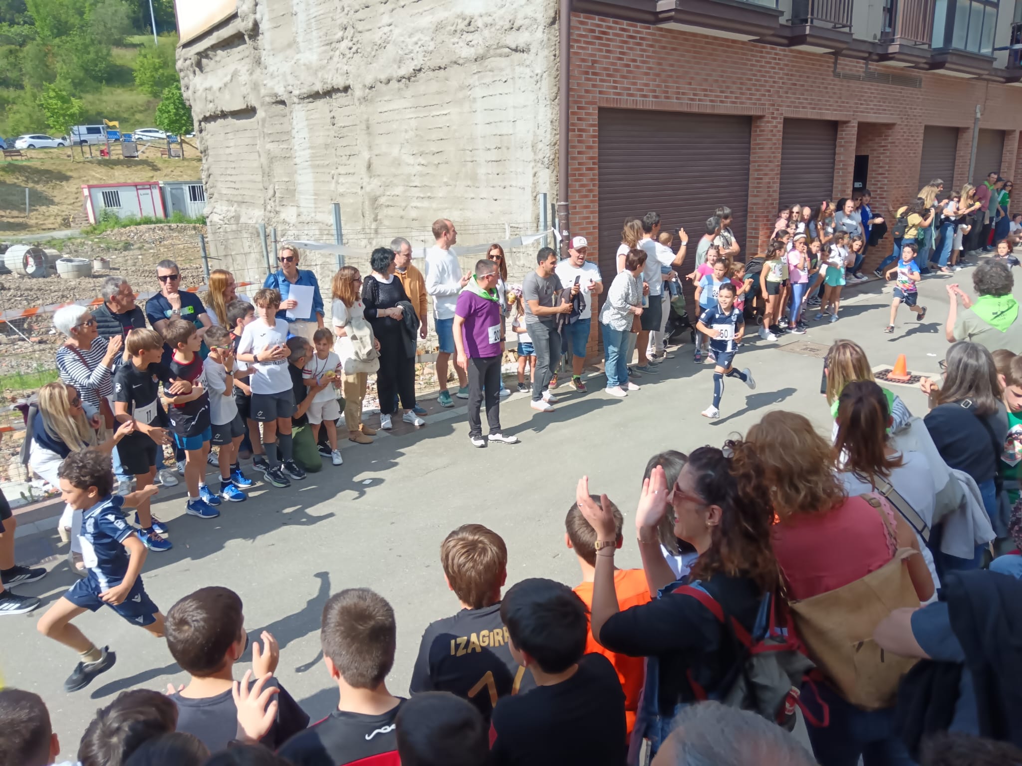 Festa giro zoragarria Eitzan