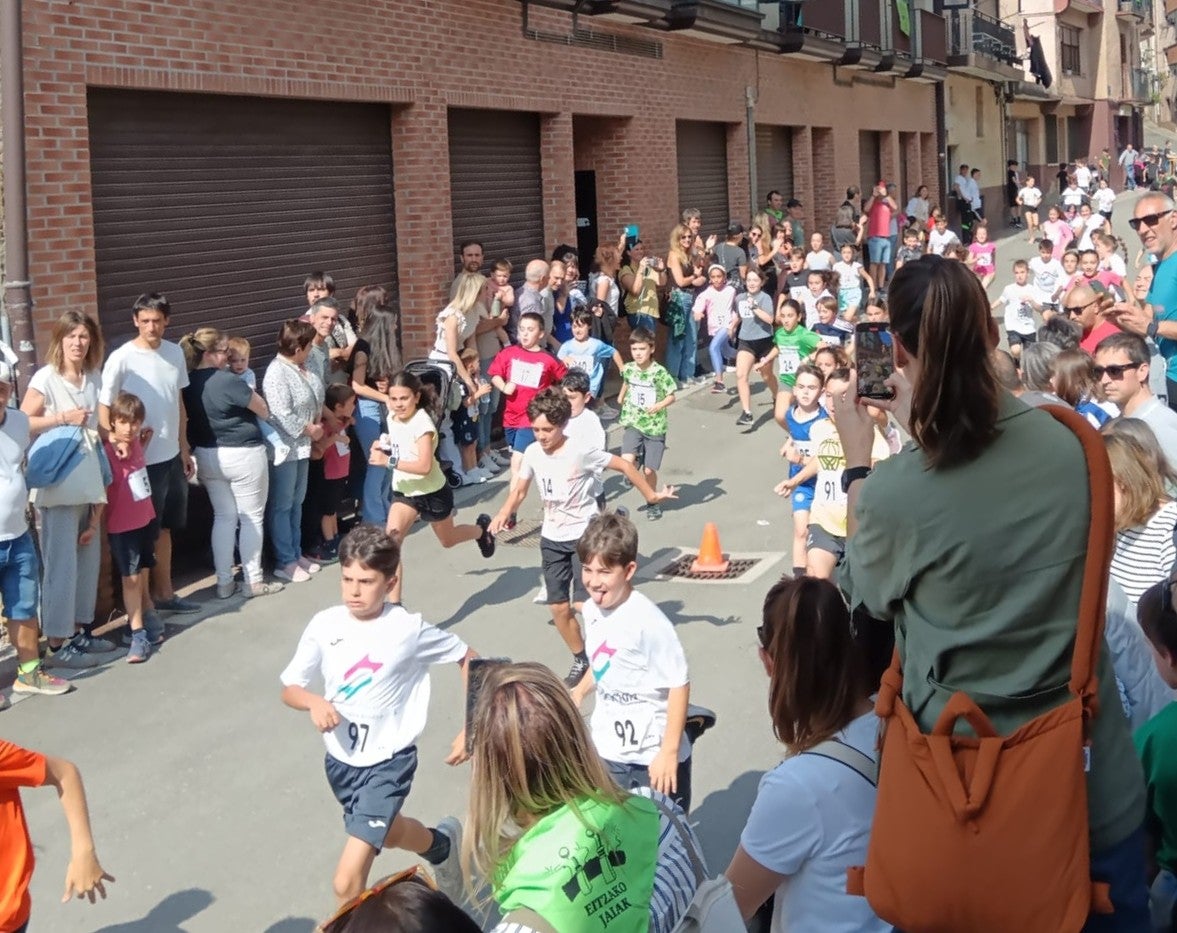Festa giro zoragarria Eitzan