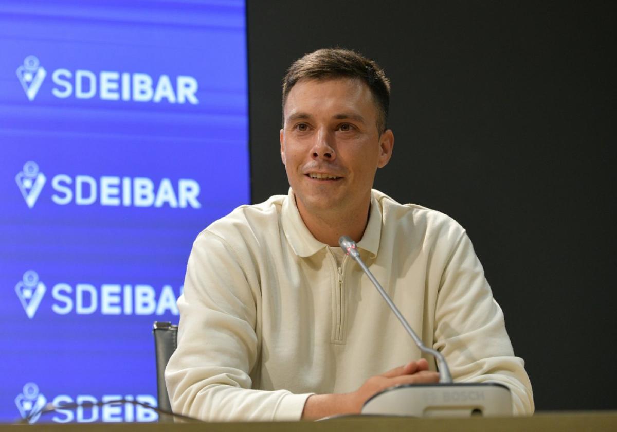 Yerai Martin emocionado este lunes en su despedida del Eibar.