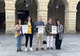 Natalia Pérez, Itziar Sistiaga, Iosu Iguiñiz, Xabier Lizaso y Raquel Calvo, en la presentación de la segunda edición del programa Bizi Gogoz.