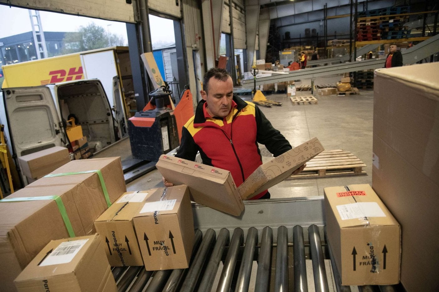 Empresas como Shein y Temu, en lugar de agrupar los envíos, remiten cada artículo por separado.