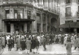 No iban al Petit Casino sino a una concentración política en 1930.