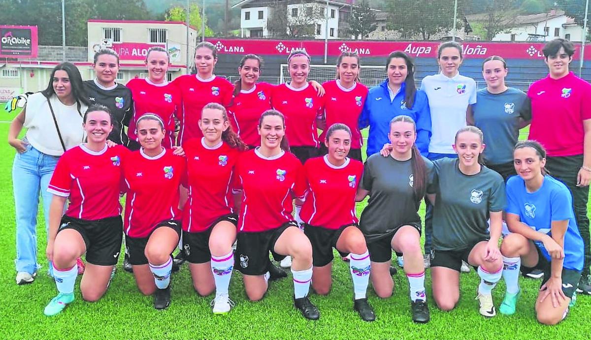 Imagen del equipo que protagonizará la final de copa que se juega desde las doce del mediodía en Zestoa.