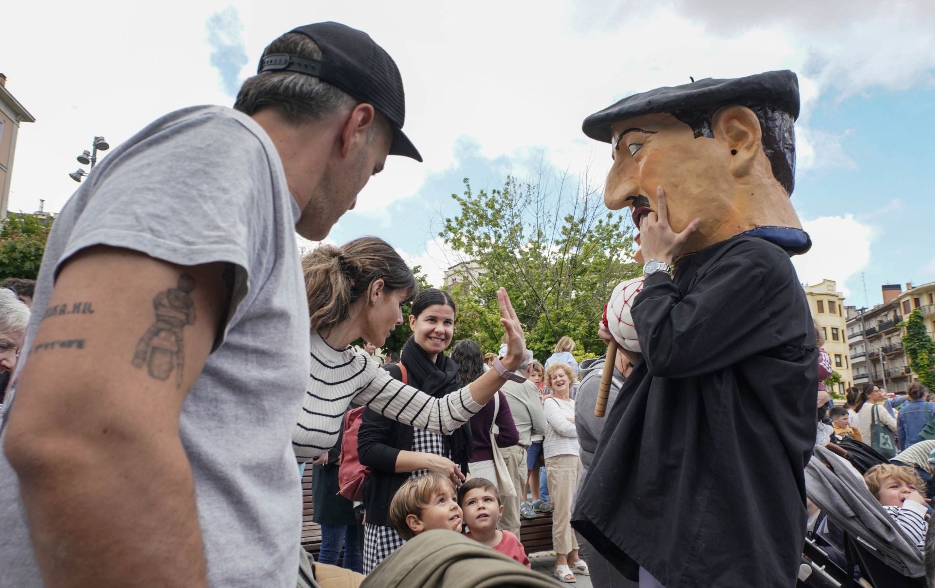 Los nuevos cabezudos se estrenan en la plazoleta del Juncal