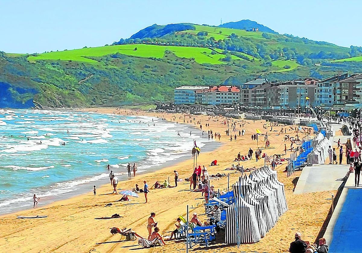 La temporada de playas arrancará el próximo sábado, con la instalación de los primeros toldos, los socorristas en sus puestos, las duchas...