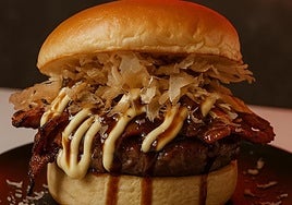 La hamburguesa vasco-japonesa de un local de San Sebastián, entre las mejores de una famosa guía