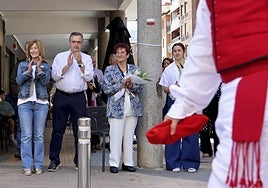 Maria Eugenia Arrizabalaga y Aitor Esteban, en la inauguración del batzoki de Azkoitia.