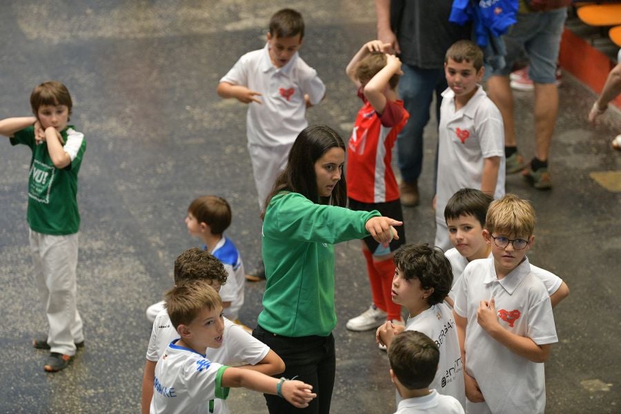 Harrobia eta festa, lagunartean