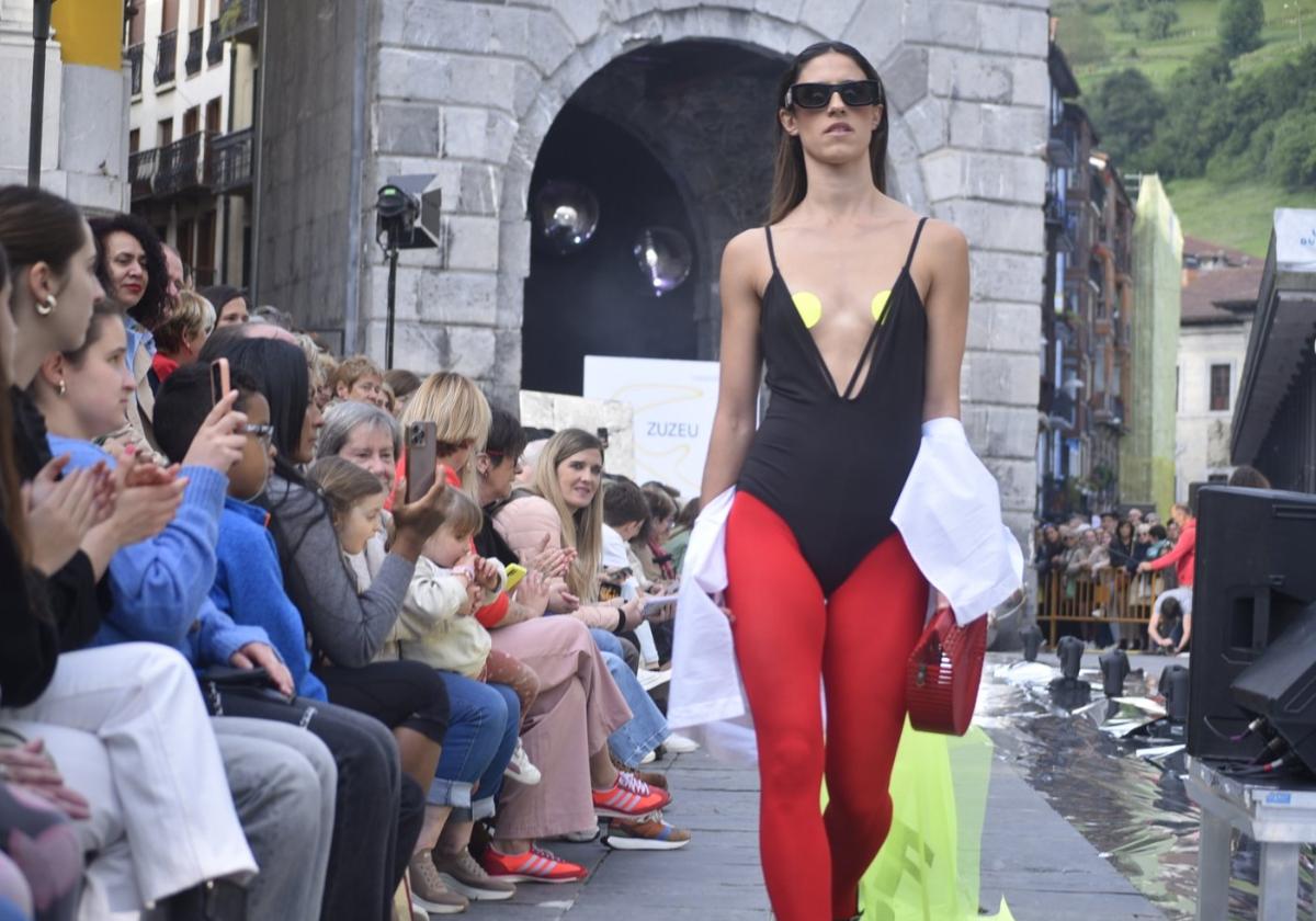 Éxito de la pasarela de moda tolosarra