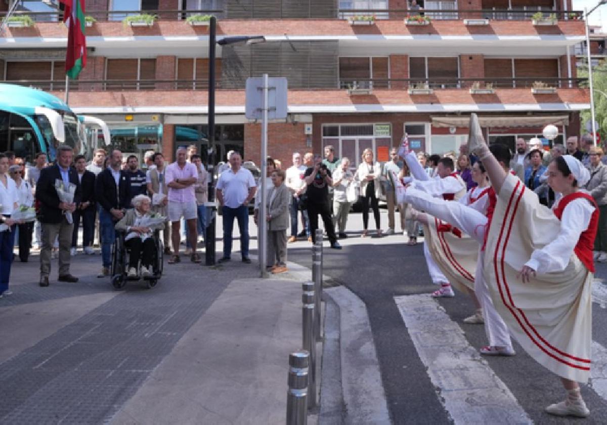 Batzoki berrituaren inaugurazio-ekitaldia.