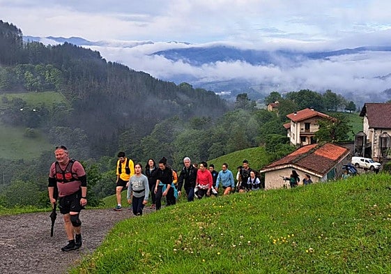 1.080 mendizales. Disfrutaron de la anterior edición de la marcha.