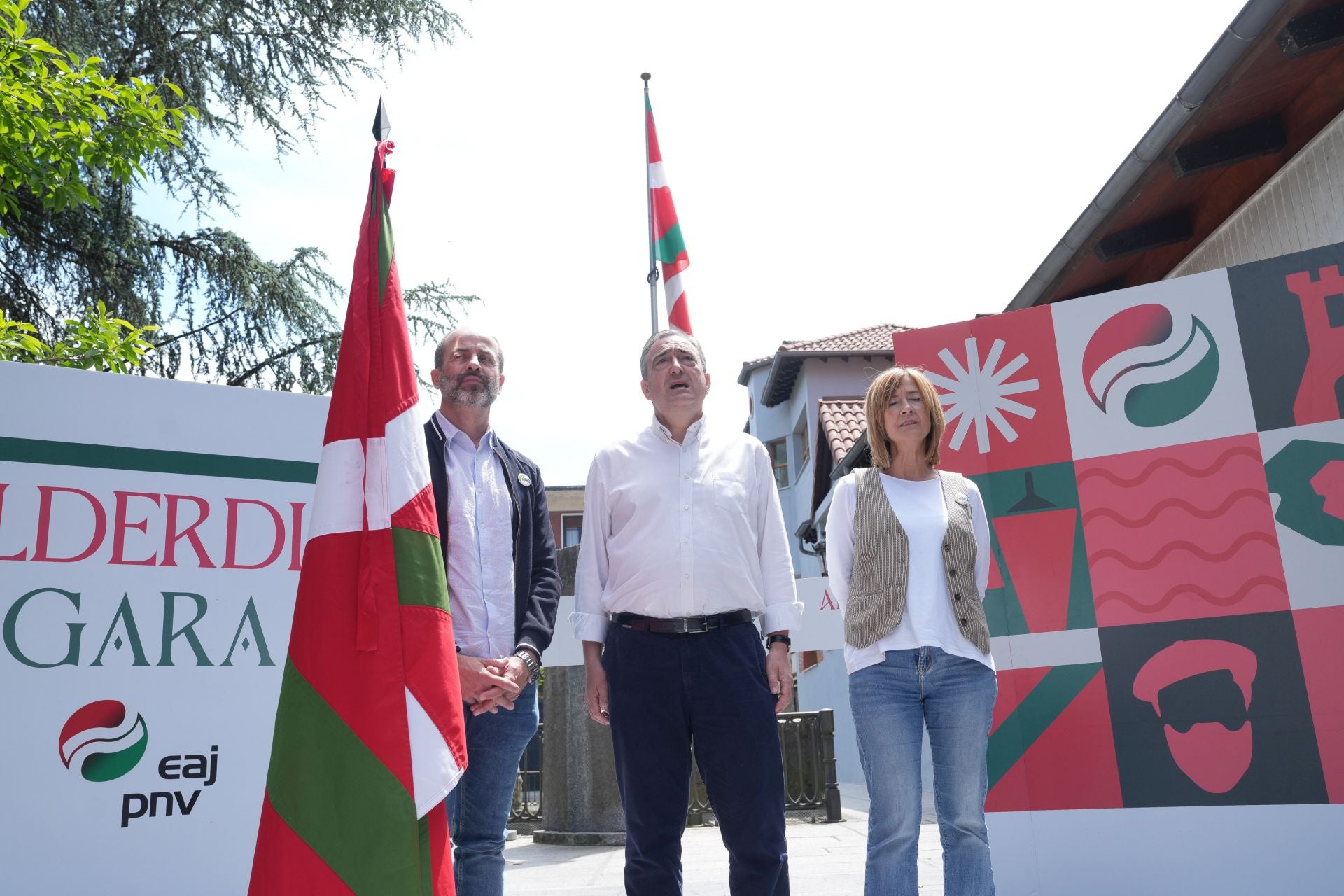 El aplazamiento de la oficialidad del euskera en la UE provoca un duro choque entre PNV y PP