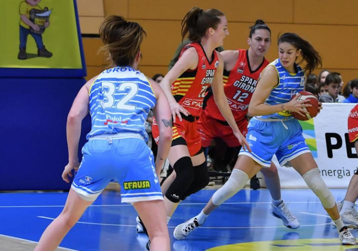 Remenova, en un partido con el Cadi la Seu.