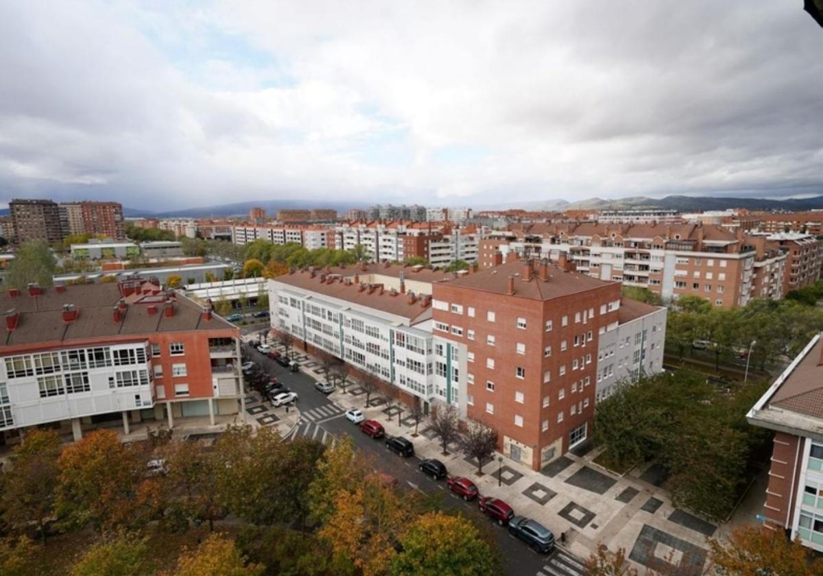 Vitoria recalifica 5 solares para 623 pisos en Lakua, donde no prevé más equipamientos