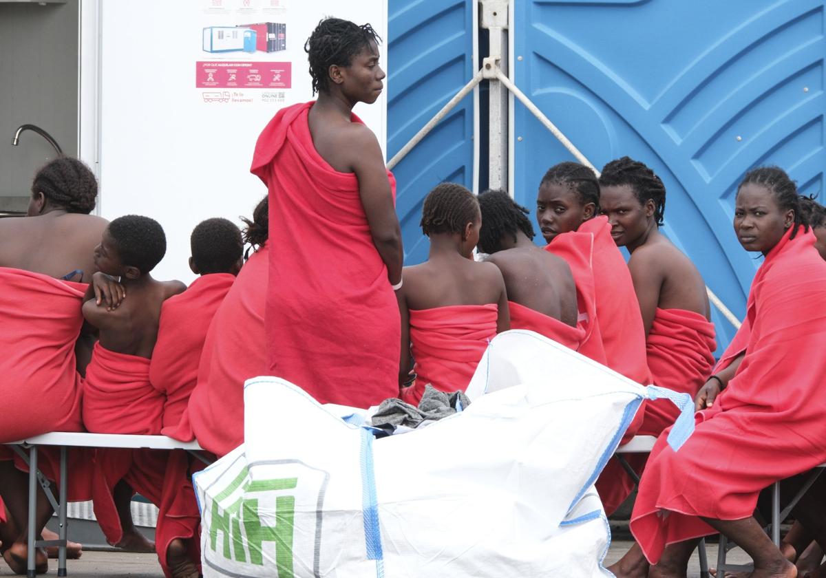 Rescate reciente de menores migrantes de un cayuco en Tenerife.