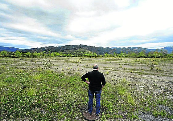 Terrenos de Bergara en los que estaba proyectada la planta de tratamiento de residuos papeleros para la producción de cemento y cal.