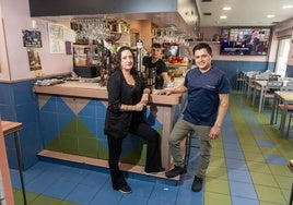 Stalin Gutiérrez y el resto del equipo del Bar Restaurante Vitoria.
