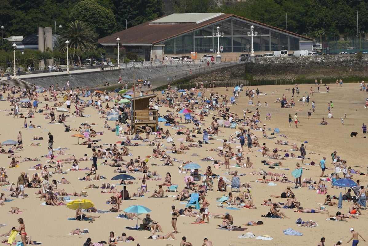 Los guipuzcoanos disfrutan del calor