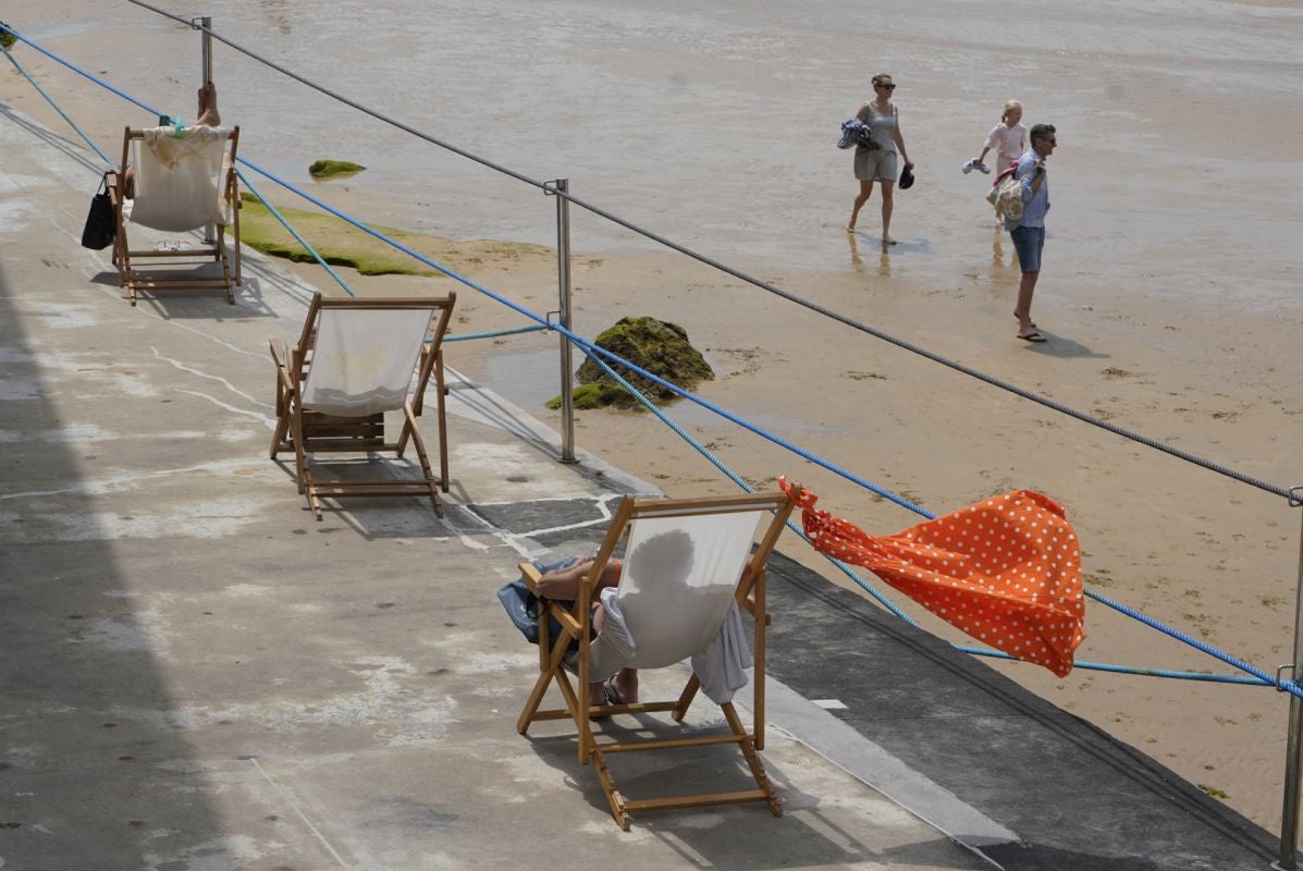Los guipuzcoanos disfrutan del calor