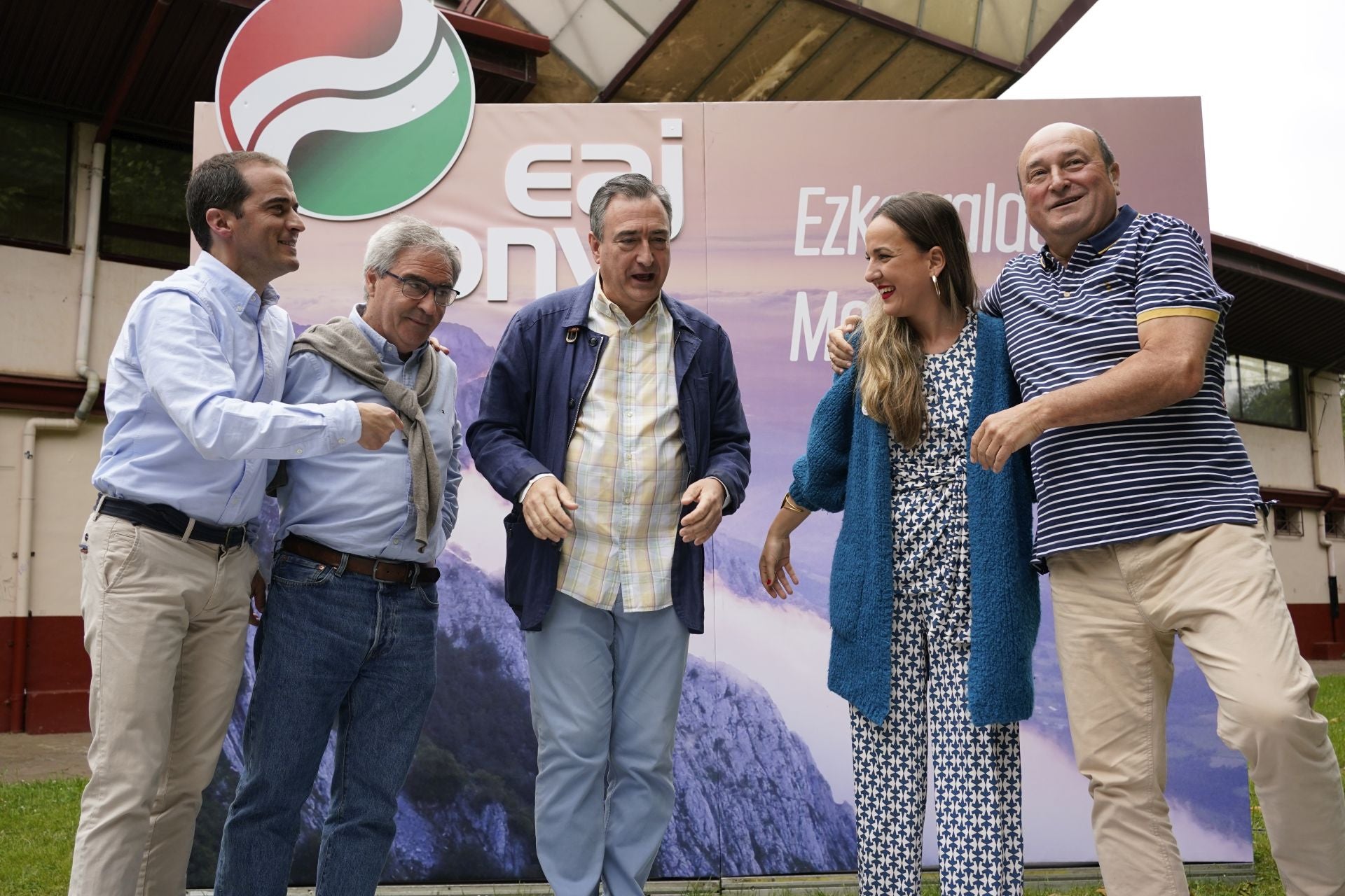Las imágenes del homenaje a Ortuzar