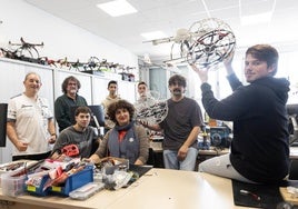 Alumnos y profesorado del Curso de Especialización en Drones han preparado con mimo esta experiencia.