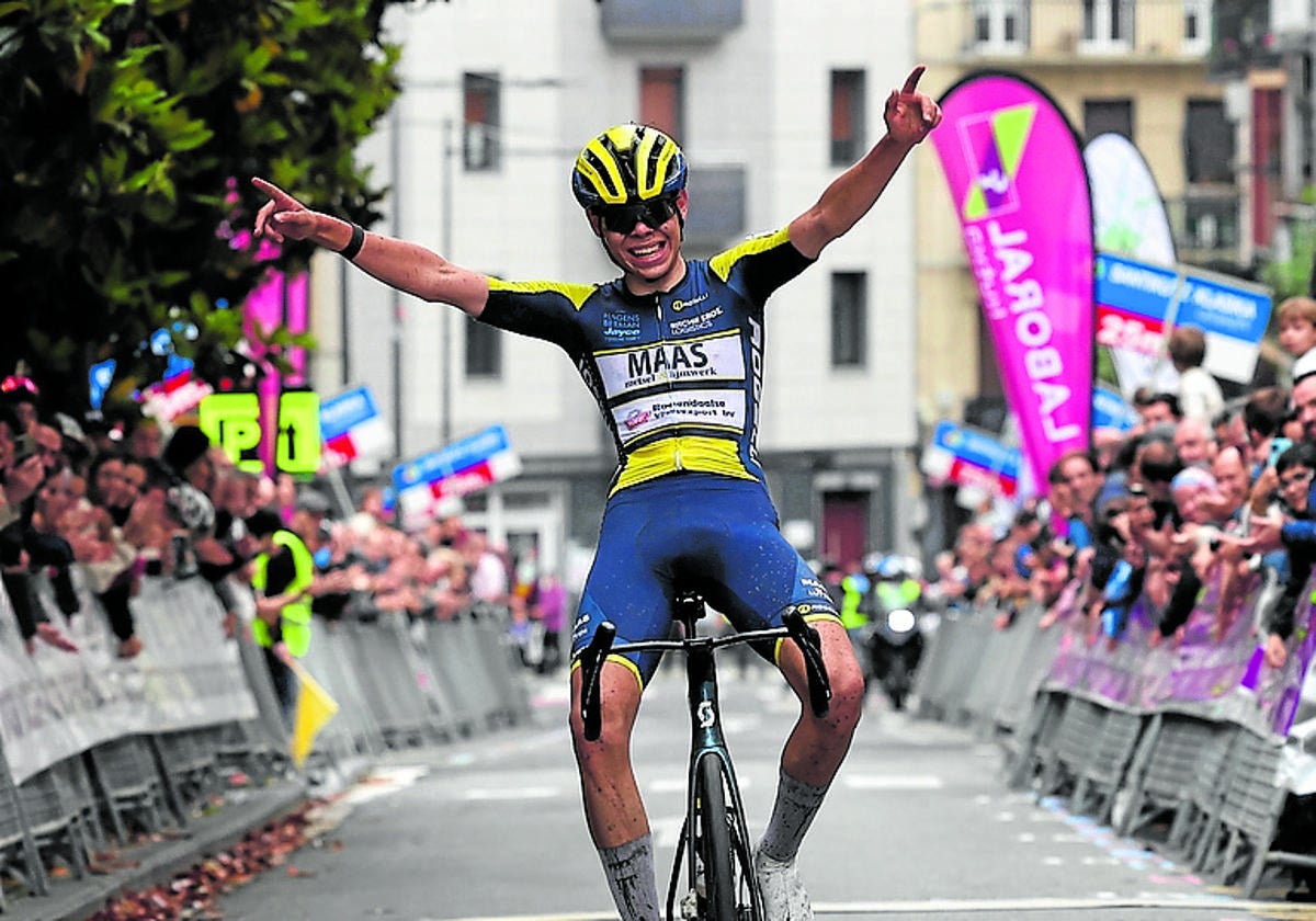 El neerlandés Dijkman gana en Egia y se adjudicala Gipuzkoa Klasikoa