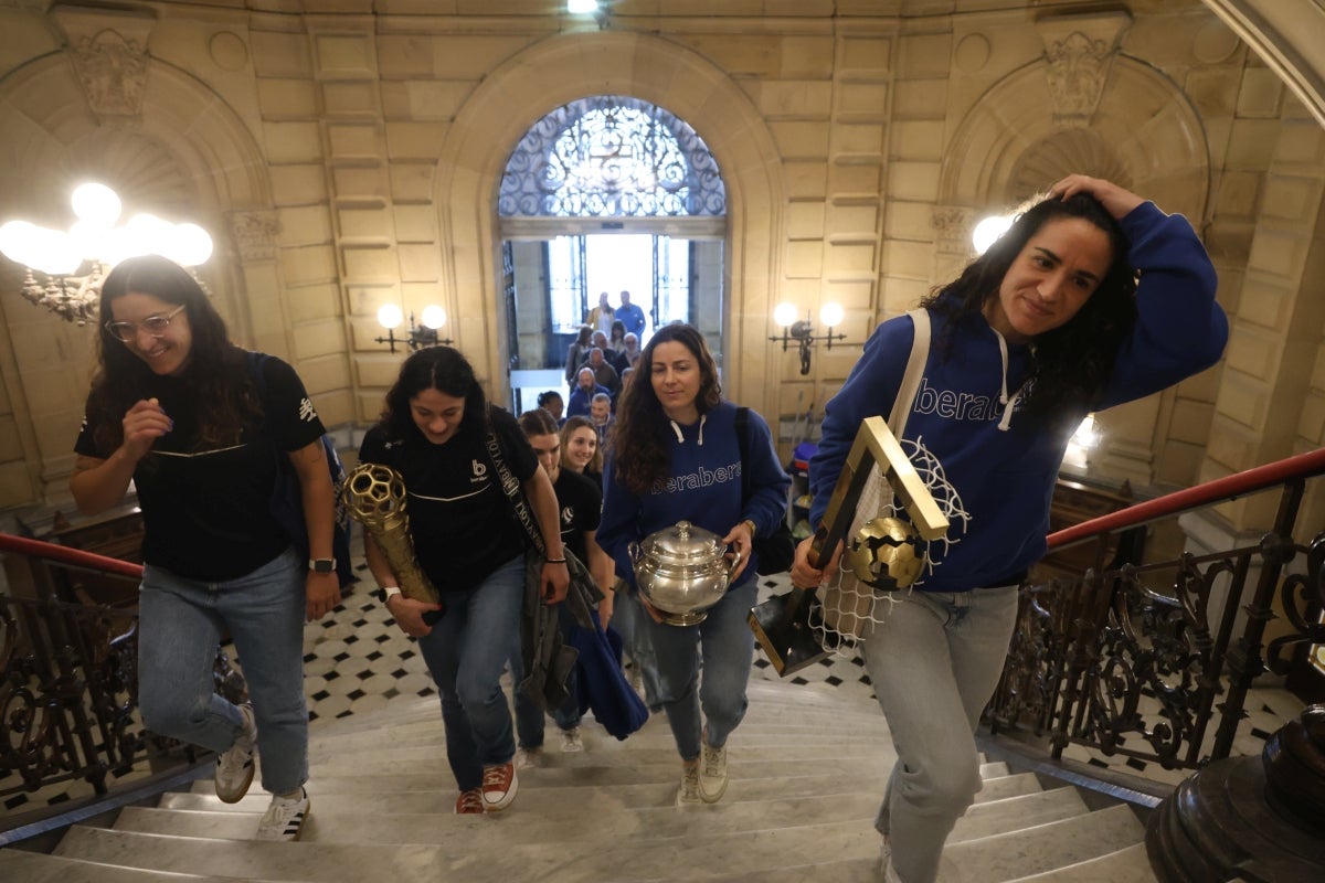 Recibimiento en Donostia a las campeonas