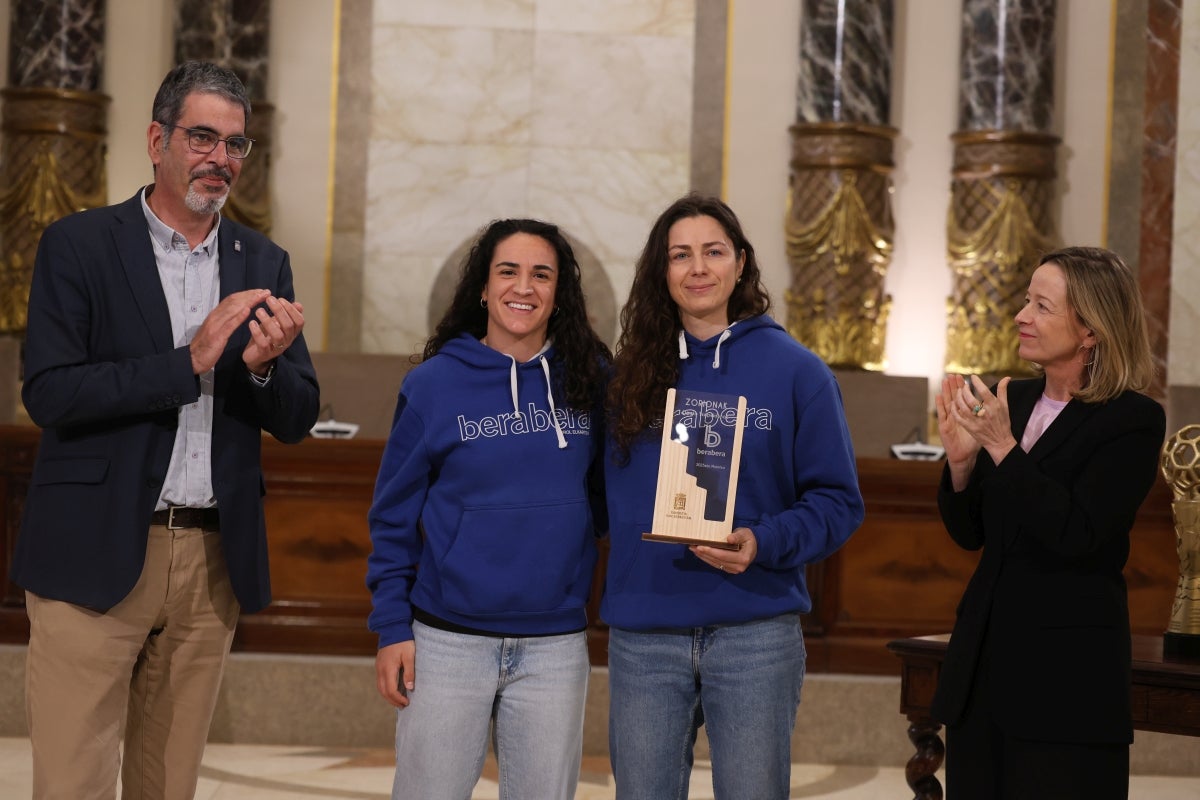 Recibimiento en Donostia a las campeonas