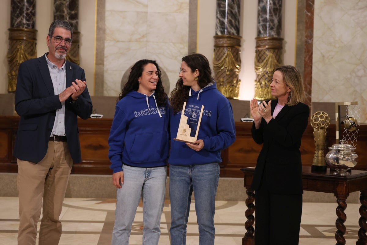 Recibimiento en Donostia a las campeonas