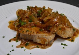 Receta de bonito encebollado