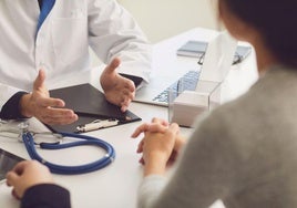 Un 32% de los médicos escucha en consulta que las vacunas sirven para controlar la población